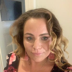 Meet your Posher, Libby